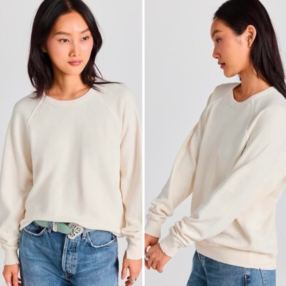 THE GREAT. The College Sweatshirt in Washed White